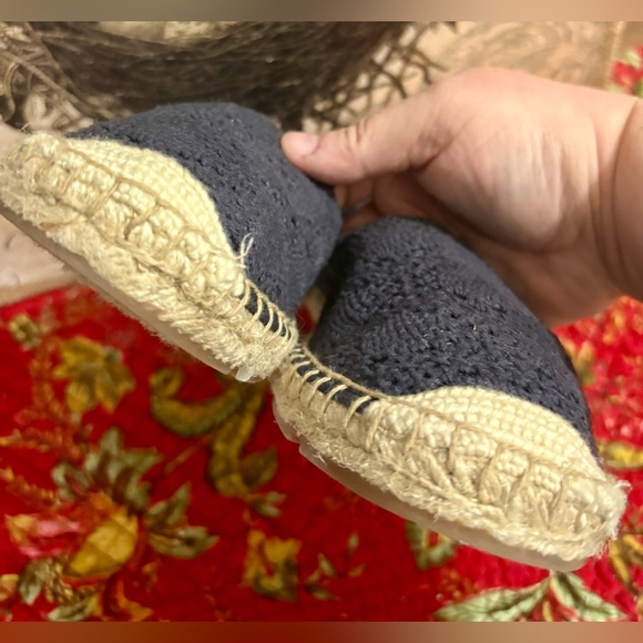 Talbots Dark Blue Crochet Design Espadrilles Size 8.5 - Picture 3 of 6